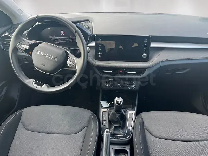 Usado Skoda Fabia Selection 95 CV (69 kW) 2025 Gris / plata Utilitario