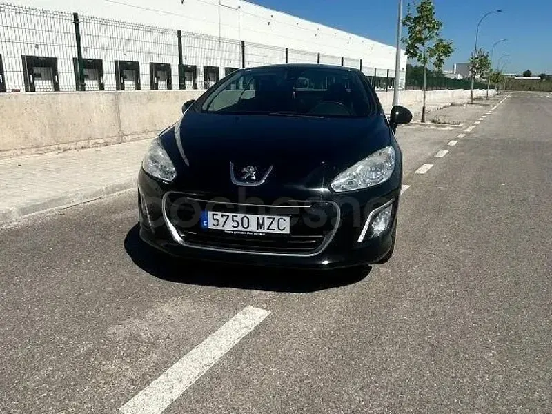 Usado Peugeot 308 CC Active 122 CV (89 kW) 2012 Negro Descapotable