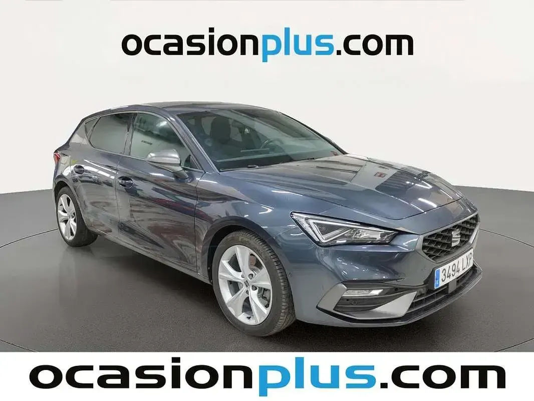 Usado Seat Leon FR 150 CV (110 kW) 2022 Gris Utilitario