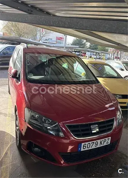 Usado Seat Alhambra Style 150 CV (110 kW) 2019 Granate Monovolumen