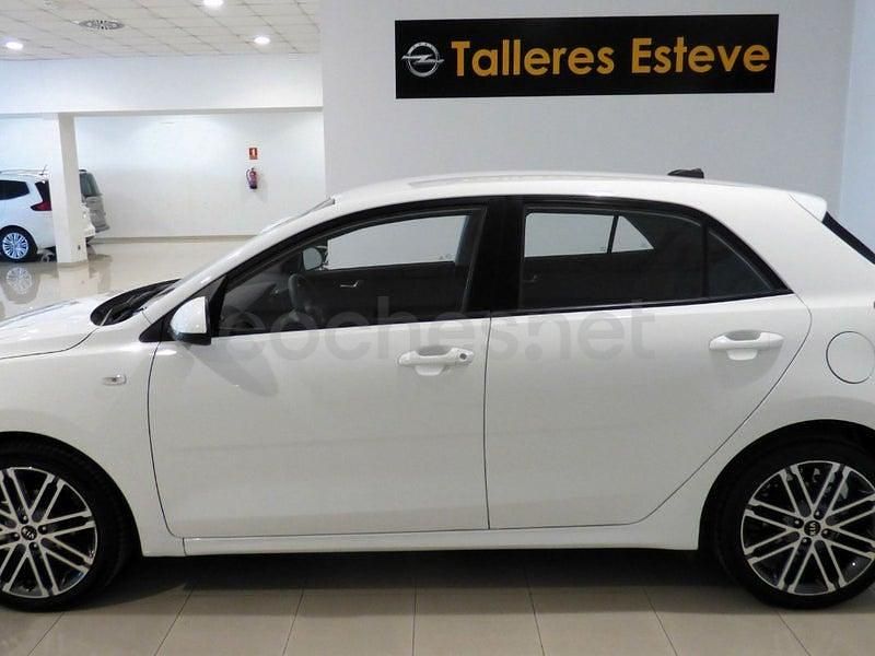 Usado Kia Rio 100 CV (73 kW) 2020 Blanco Berlina