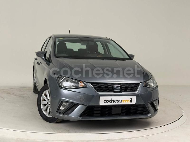 Usado Seat Ibiza Style 75 CV (55 kW) 2018 Gris / plata Berlina