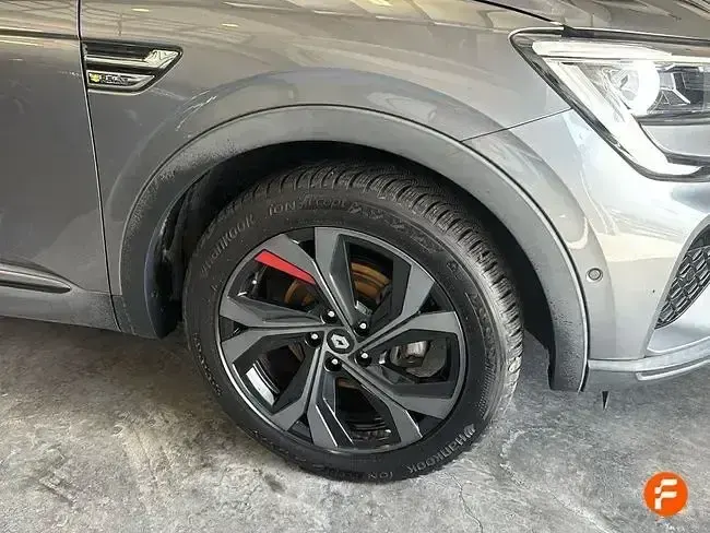 Usado Renault Arkana RS Line 145 CV (106 kW) 2022 Gris SUV