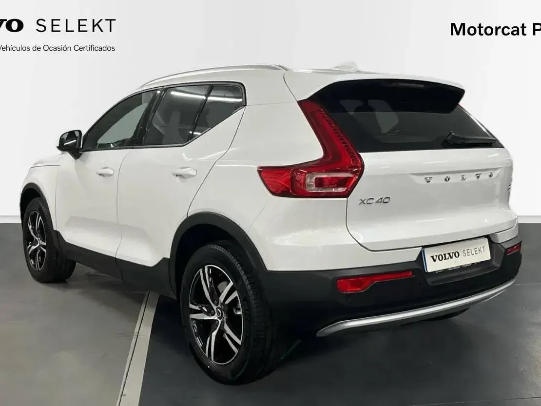 Nuevo Volvo XC40 Core 163 CV (119 kW) 2025 Crystal white m.c707e SUV
