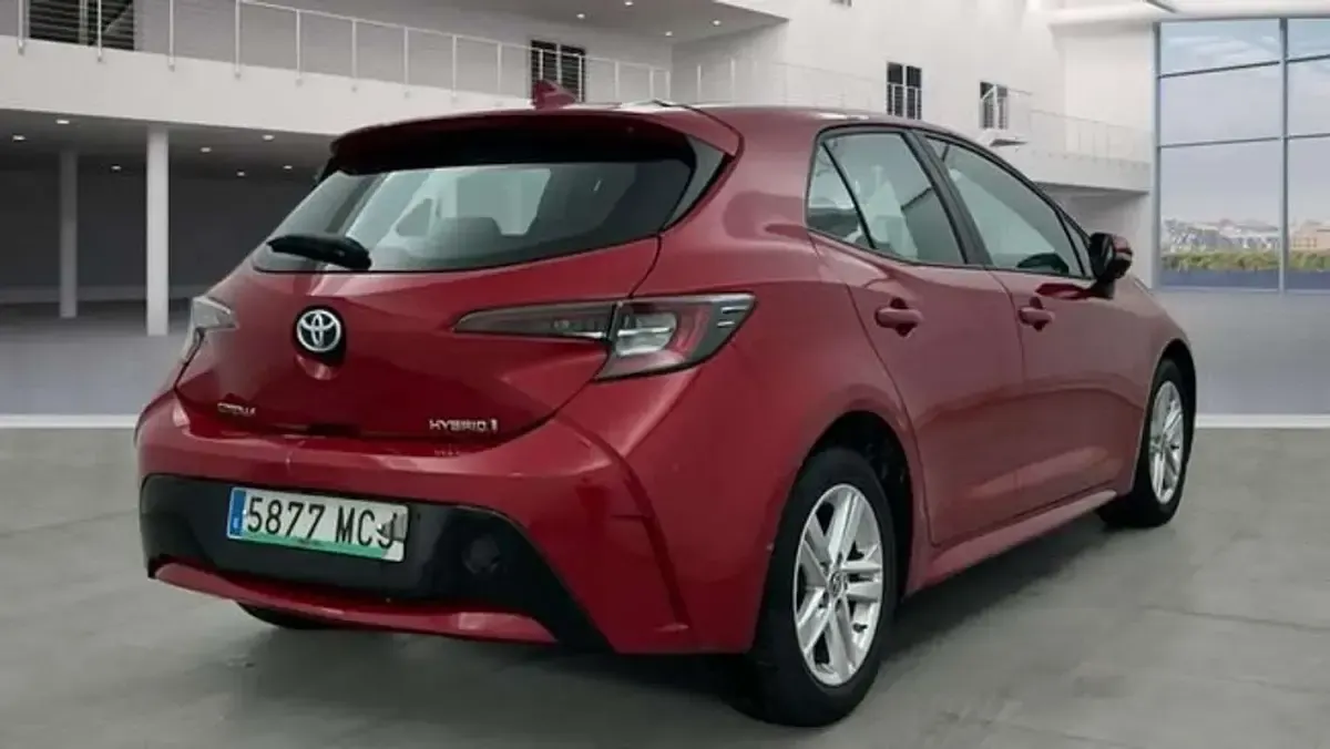 Usado Toyota Corolla Business Edition 122 CV (89 kW) 2022 Rojo Berlina