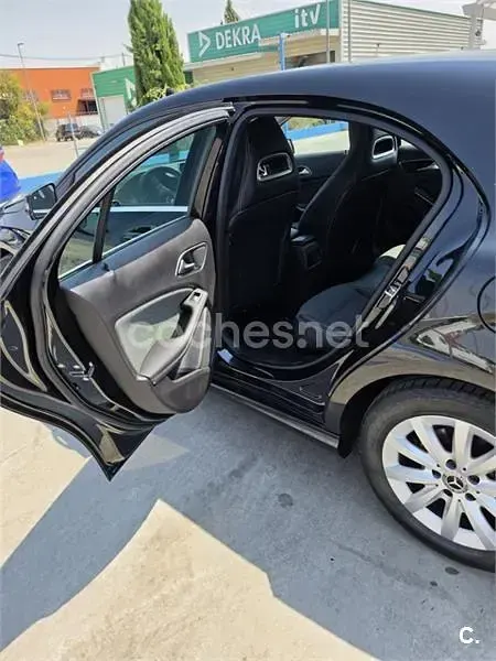 Usado Mercedes A180 109 CV (80 kW) 2018 Negro Berlina