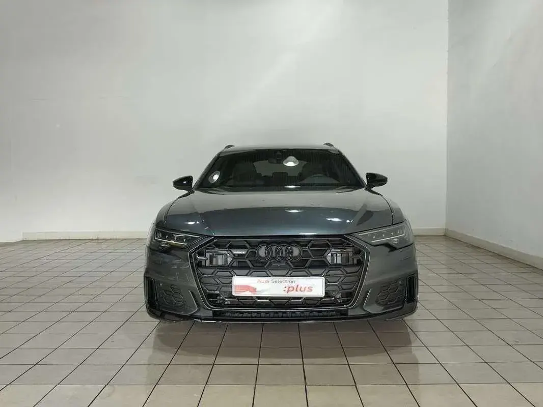 Usado Audi A6 245 CV (180 kW) 2025 Gris / plata Familiar