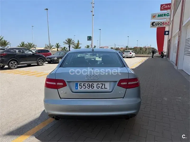 Usado Audi A6 170 CV (125 kW) 2010 Gris / plata Berlina