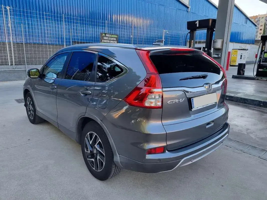 Usado Honda CR-V Comfort 120 CV (88 kW) 2017 Gris SUV