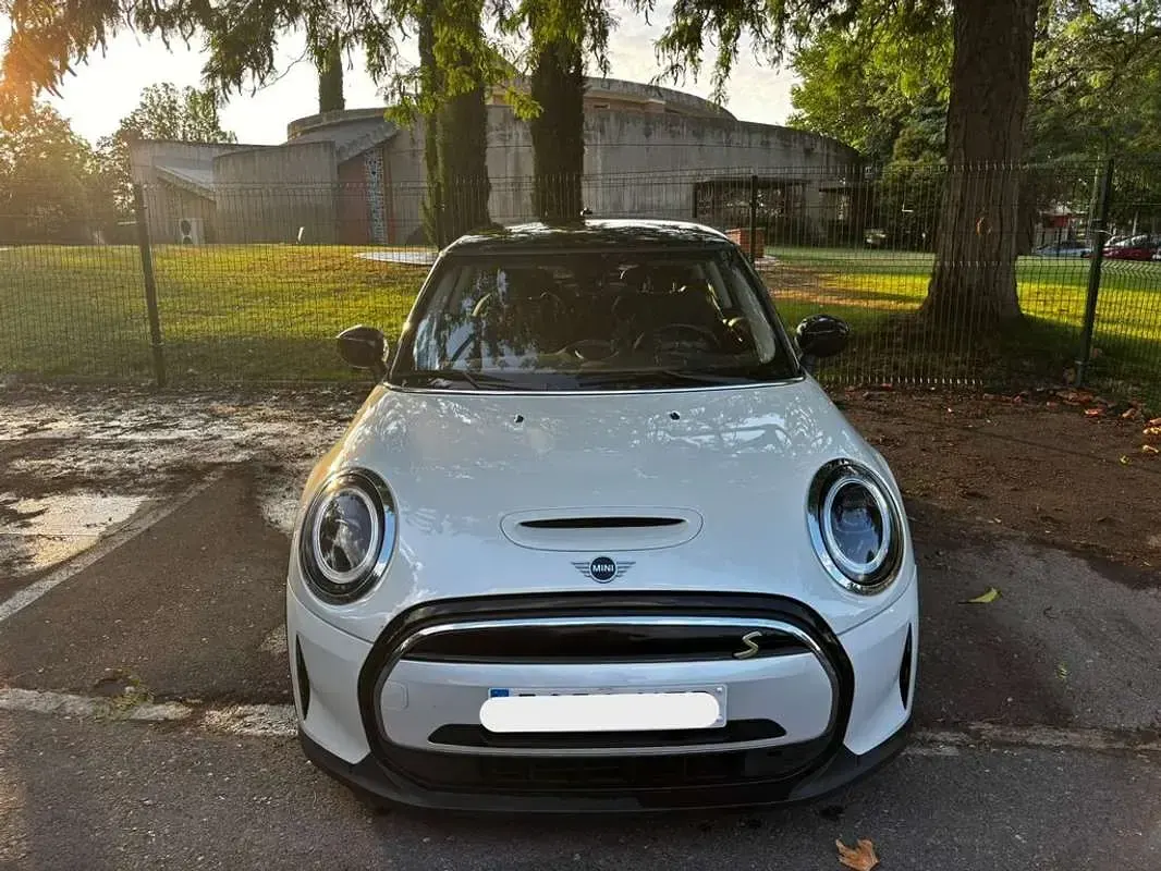 Usado Mini Cooper SE 160 kW (218 CV) 2023 Blanco Utilitario