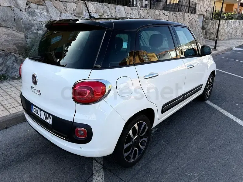 Usado Fiat 500L Lounge 105 CV (77 kW) 2015 Blanco Monovolumen