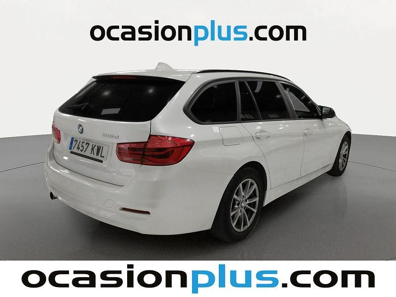 Usado BMW 318 150 CV (110 kW) 2019 Blanco Familiar