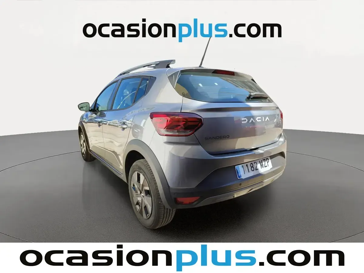 Usado Dacia Sandero Expression 101 CV (74 kW) 2025 Gris Utilitario