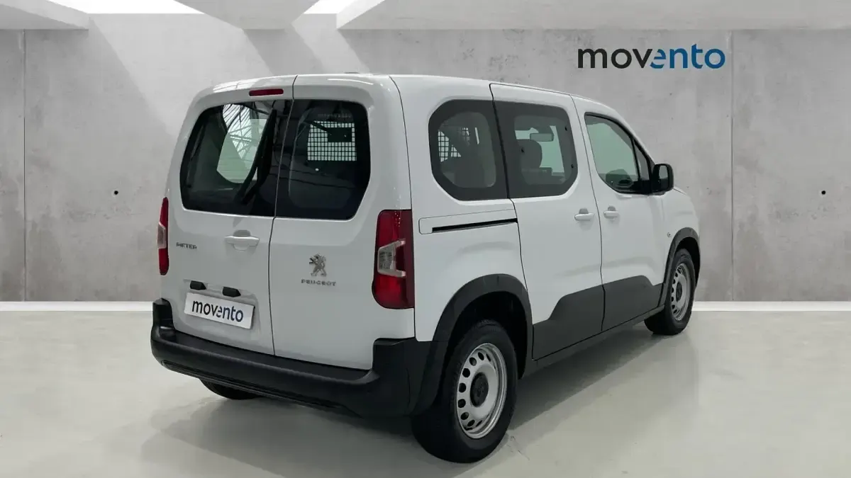 Usado Peugeot Rifter Business-Line 102 CV (75 kW) 2023 Blanco Monovolumen