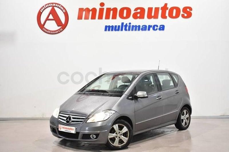 Usado Mercedes A180 Elegance 109 CV (80 kW) 2009 Gris Monovolumen
