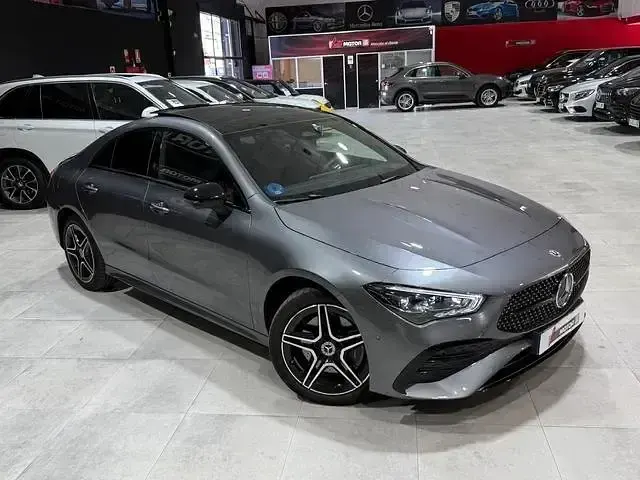 Usado Mercedes CLA250e 218 CV (160 kW) 2024 Gris Coupe