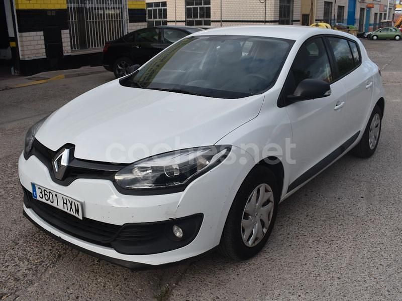 Usado Renault Mégane Intens 115 CV (84 kW) 2014 Blanco Berlina