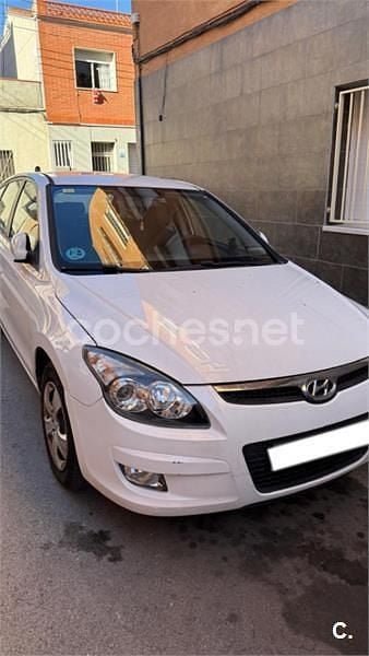 Blanco Usado 2010 Hyundai i30 Comfort Berlina | 4000 € (Buen precio) - Imagen 1/4