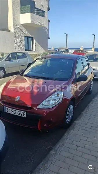 Usado Renault Clio II Expression 75 CV (55 kW) 2010 Rojo Berlina