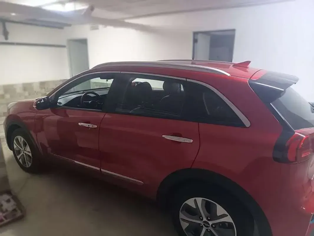 Usado Kia e-Niro 150 kW (204 CV) 2021 Rojo SUV