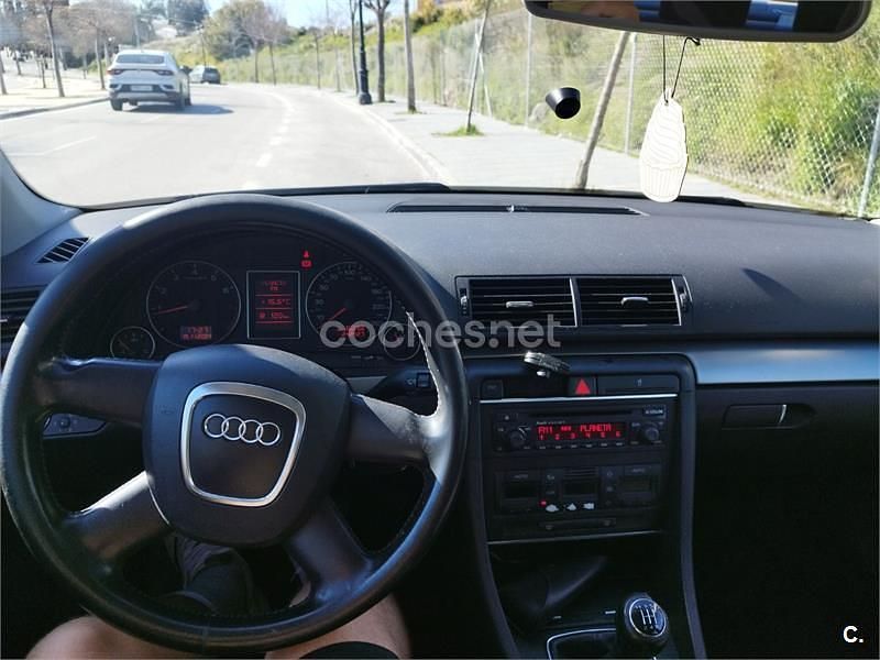 Usado Audi A4 163 CV (119 kW) 2005 Beige Berlina
