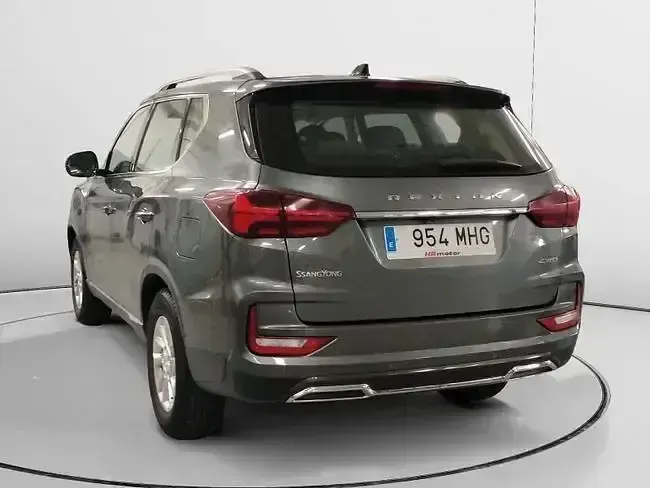 Usado SsangYong Rexton 202 CV (148 kW) 2023 Gris SUV