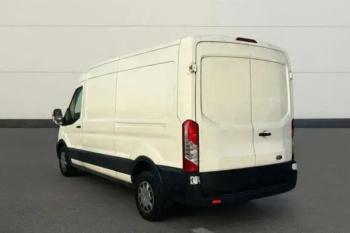 Usado Ford Transit Trend 131 CV (96 kW) 2023 Blanco Berlina