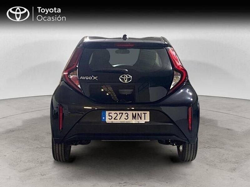 Usado Toyota Aygo X Play 72 CV (52 kW) 2024 Negro SUV