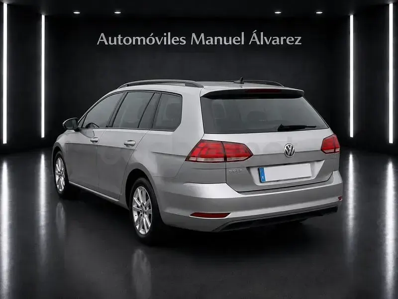 Usado VW Golf VII Advance 115 CV (84 kW) 2020 Beige Familiar