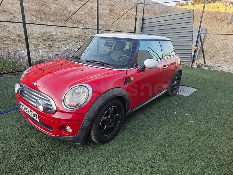 Używany Mini Cooper 120 KM (88 kW) 2007 Czerwony Hatchback