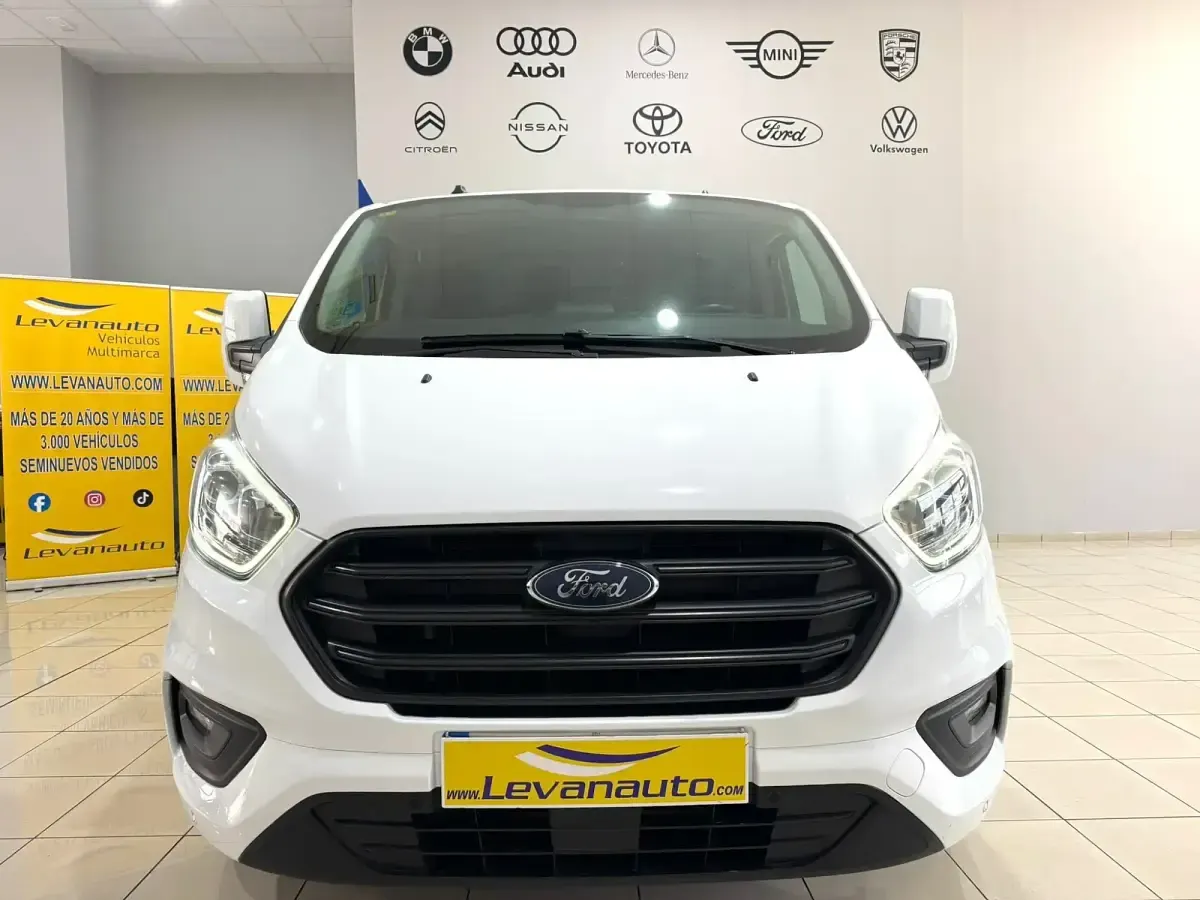 Usado Ford Transit Custom Trend 131 CV (96 kW) 2022 Blanco Van