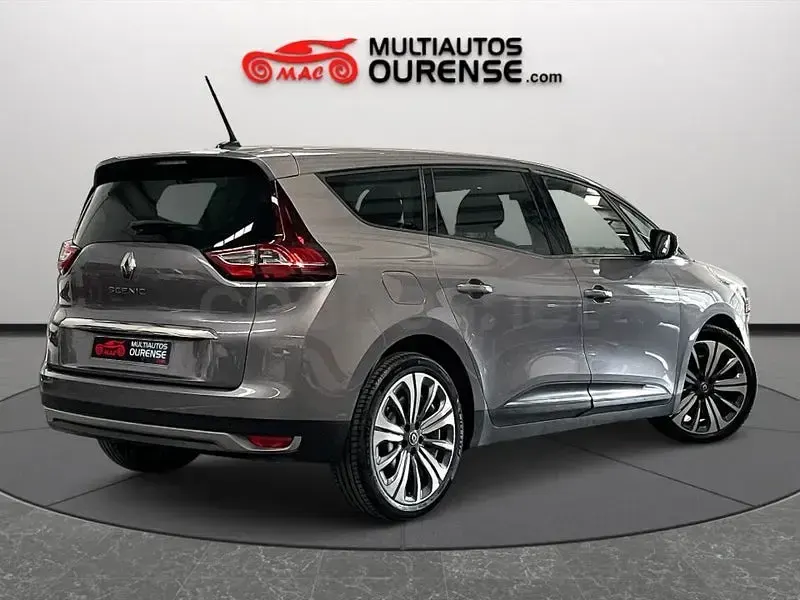 Usado Renault Grand Scénic IV Zen 120 CV (88 kW) 2020 Gris / plata Monovolumen