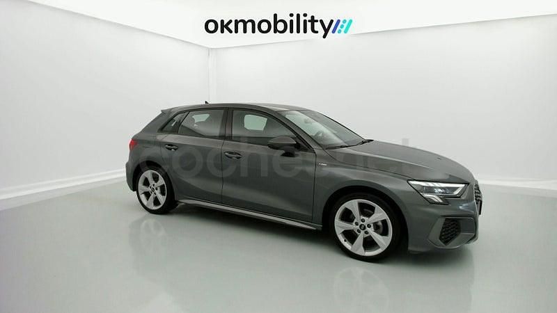Usado Audi A3 S-Line 150 CV (110 kW) 2024 Gris / plata Berlina