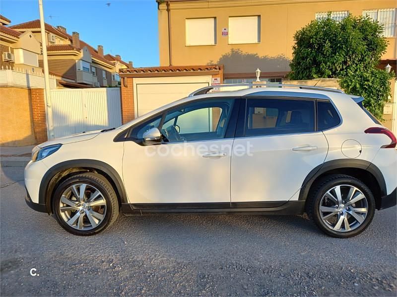 Usado Peugeot 2008 Allure 110 CV (80 kW) 2018 Blanco SUV