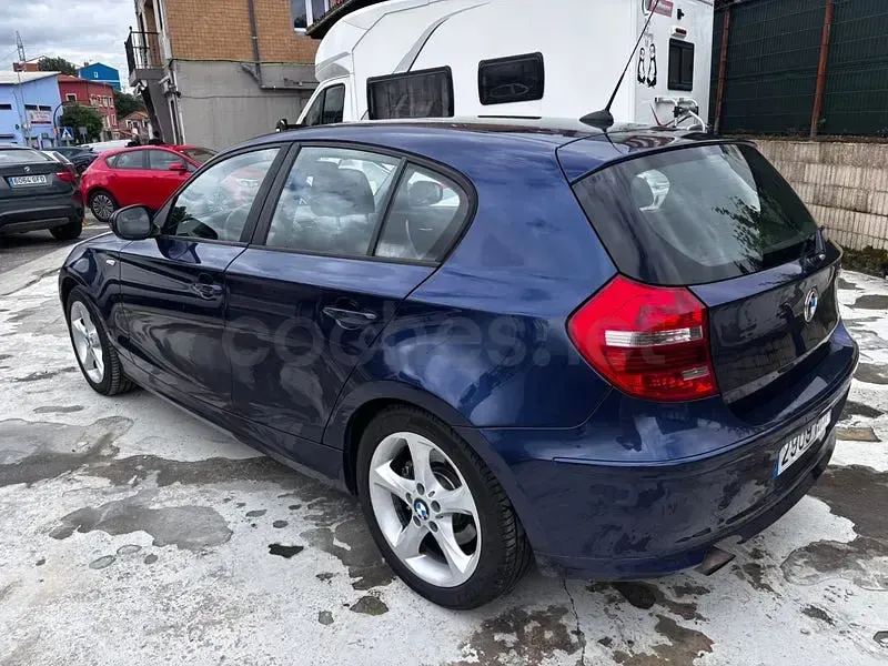 Usado BMW 118 Sport Line 143 CV (105 kW) 2011 Azul Utilitario