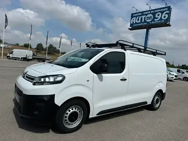 Usado Citroën Jumpy 100 CV (73 kW) 2022 Blanco Monovolumen