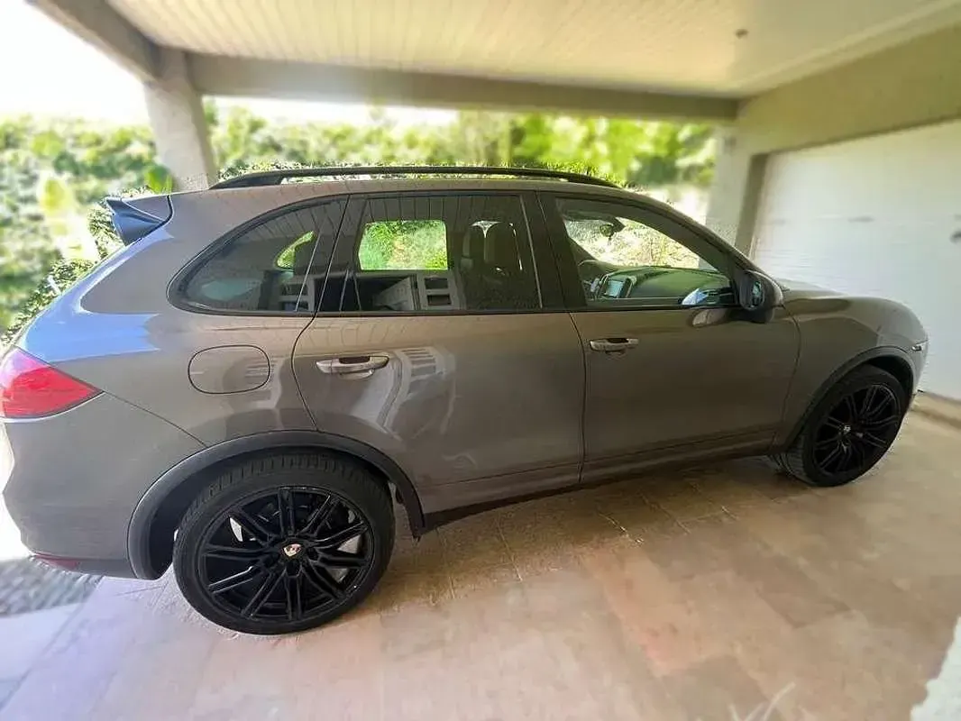 Usado Porsche Cayenne 245 CV (180 kW) 2012 Marrón SUV