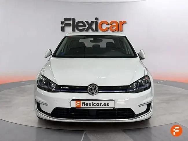 Begagnad VW e-Golf 100 kW (136 HK) 2018 Vit Halvkombi