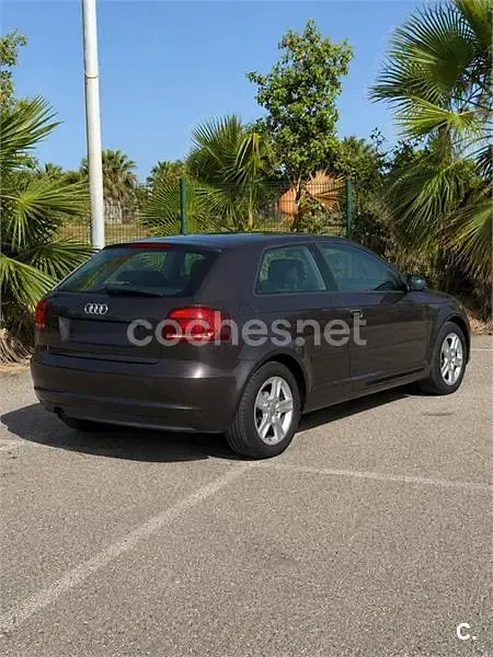Usado Audi A3 Ambiente 105 CV (77 kW) 2012 Negro Utilitario