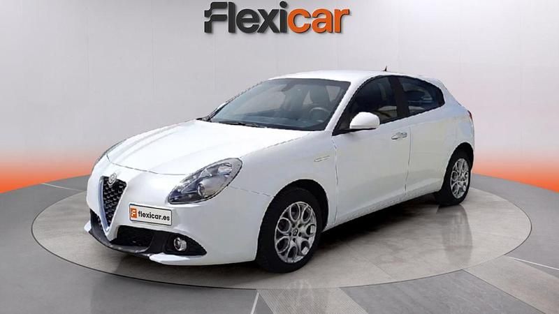 Usado Alfa Romeo Giulietta Tech Edition 120 CV (88 kW) 2019 Blanco Utilitario