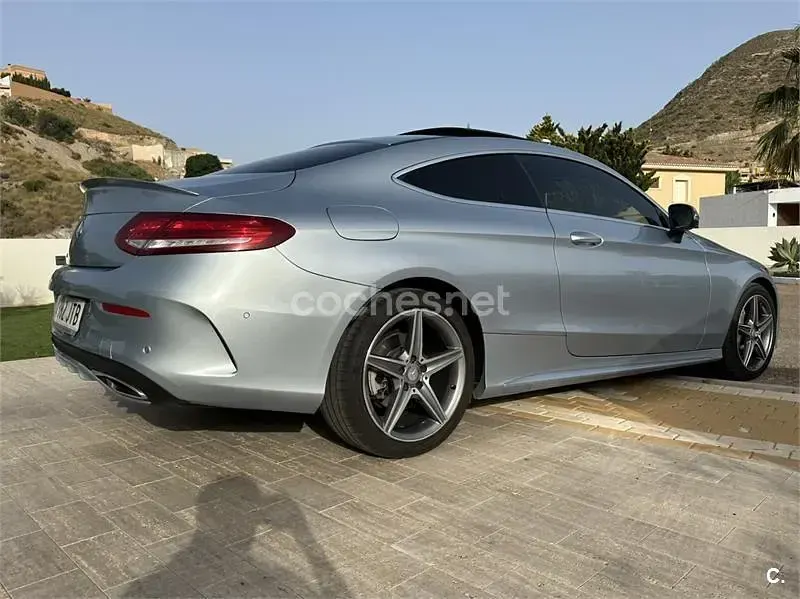 Usado Mercedes C250 AMG line 204 CV (150 kW) 2016 Gris / plata Coupe