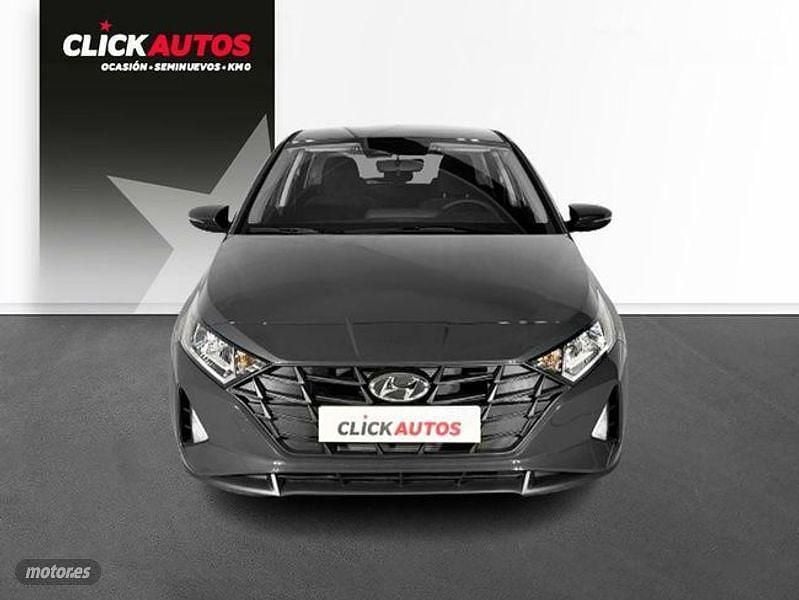 Usado Hyundai i20 85 CV (62 kW) 2024 Gris Utilitario
