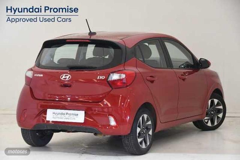 Usado Hyundai i10 67 CV (49 kW) 2023 Rojo Utilitario