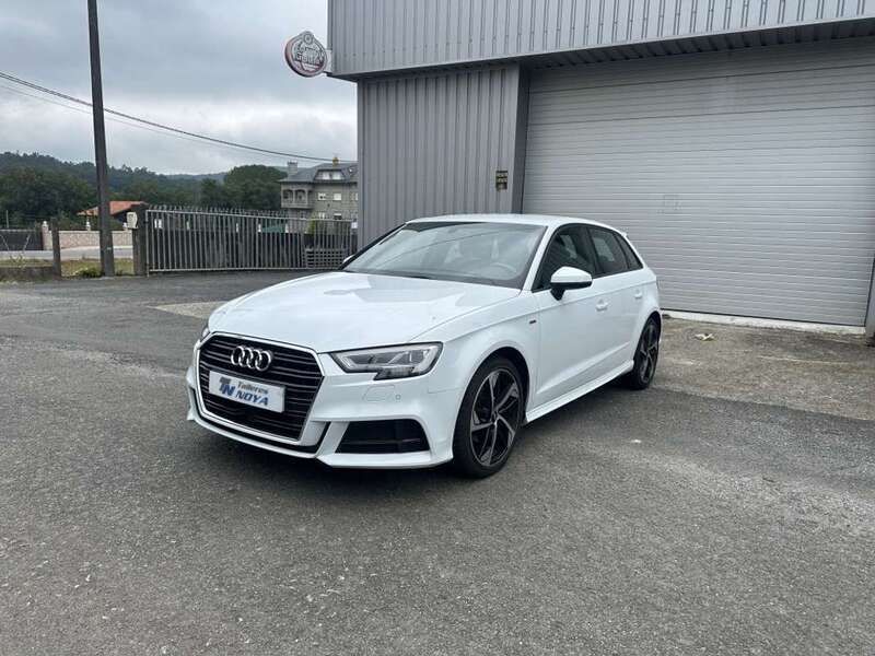 Blanco Usado 2020 Audi A3 Sportback Comfort Utilitario | 23.900 € (Caro) - Imagen 1/4