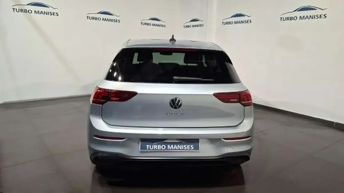Usado VW Golf VIII 116 CV (85 kW) 2025 Plateado Utilitario