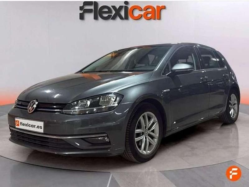 Usado VW Golf VII Advance 150 CV (110 kW) 2020 Gris Utilitario