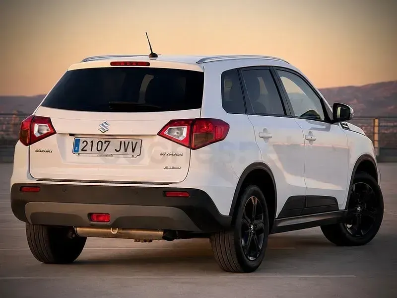 Usado Suzuki Vitara 140 CV (102 kW) 2017 Blanco SUV