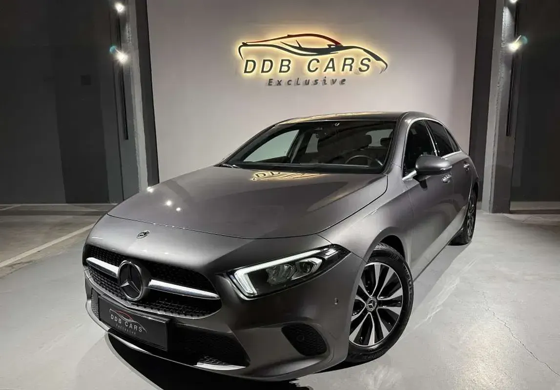 Usado Mercedes A200 Advanced 150 CV (110 kW) 2022 Gris Utilitario
