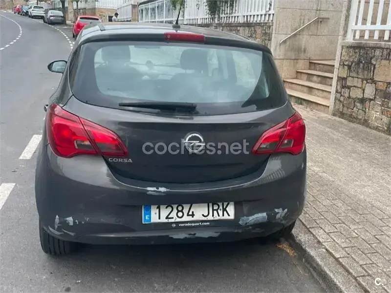 Usado Opel Corsa Selective 90 CV (66 kW) 2016 Negro Utilitario