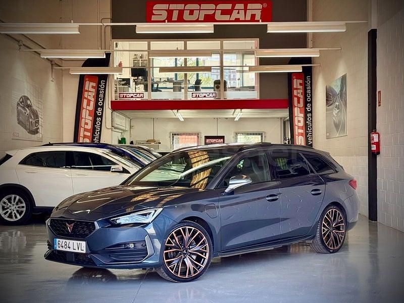 Usado Cupra Leon 245 CV (180 kW) 2021 Gris / plata Familiar